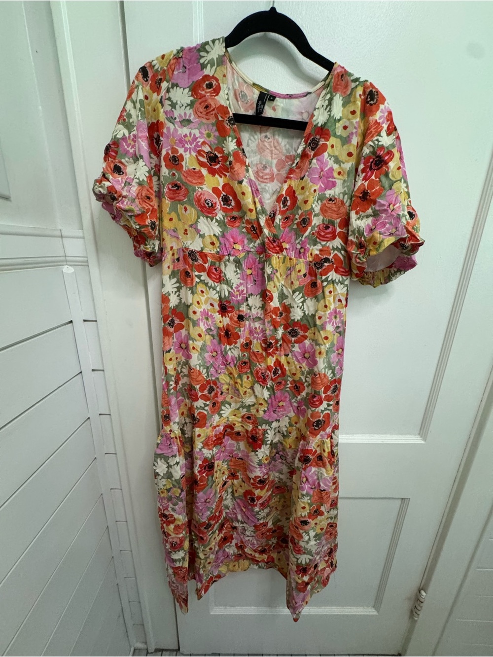 Floral V-Neck Maxi Dress in Pink, Red & Cream